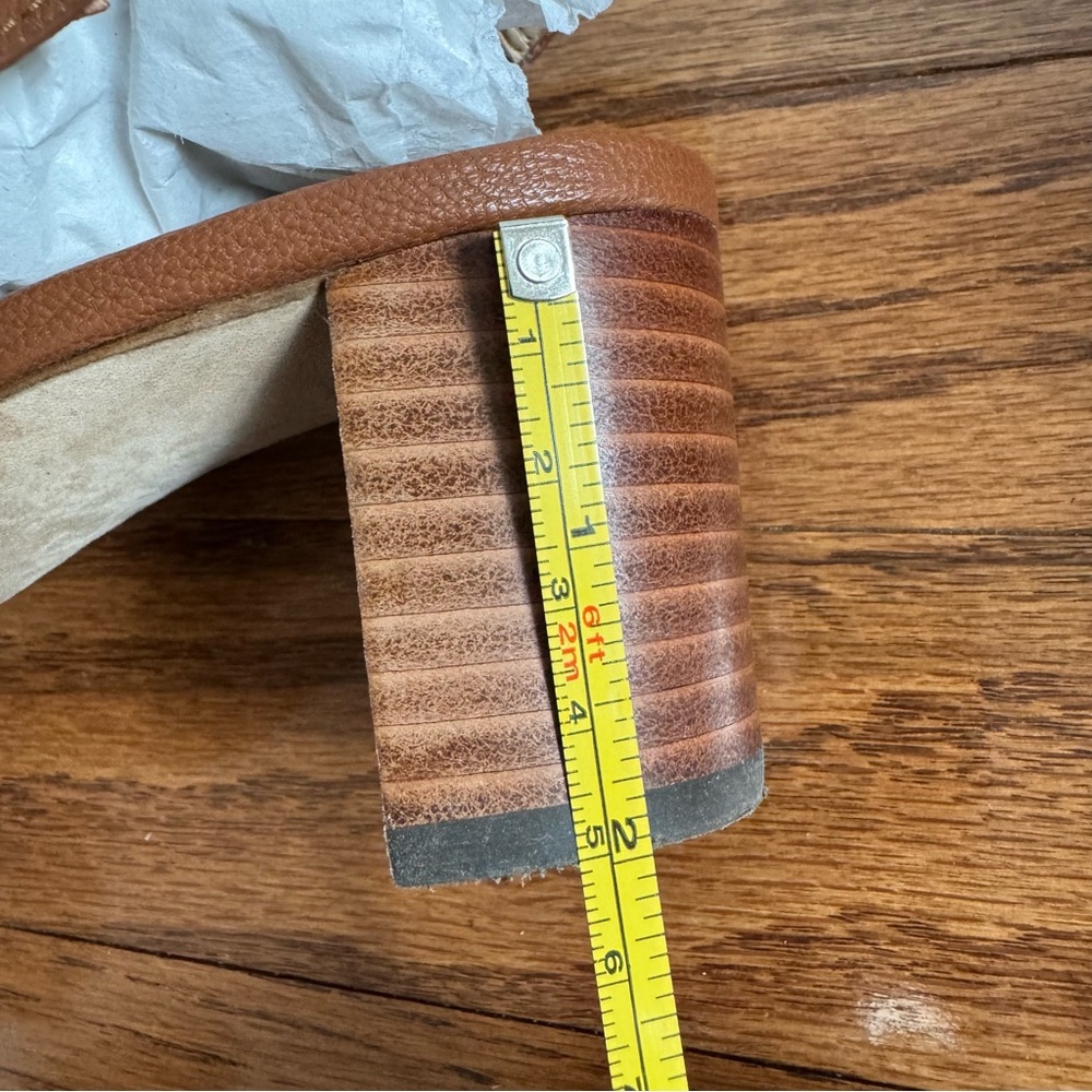 Vaneli Morel tan heels - Picture 8 of 10